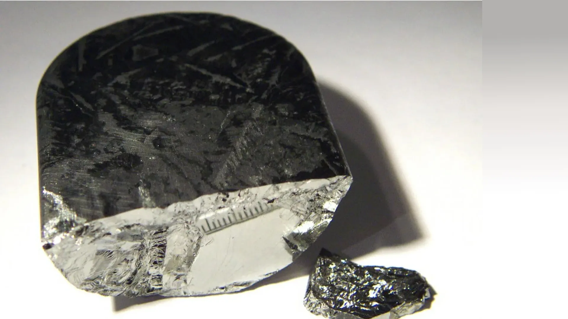 Индий чушка Ин00